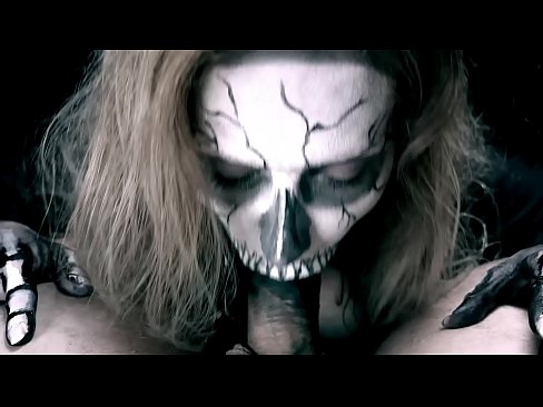 ❤️ Rapariga demoníaca a chupar pilas com a sua boca negra e a engolir esperma. ❤❌ Sexo vídeo em porno pt.pornoreino-com.ru ☑